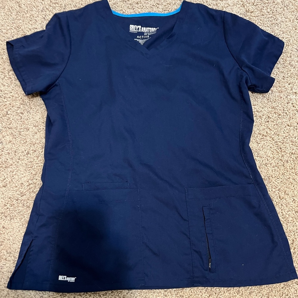 Greys anatomy by BARCO medium scrub top